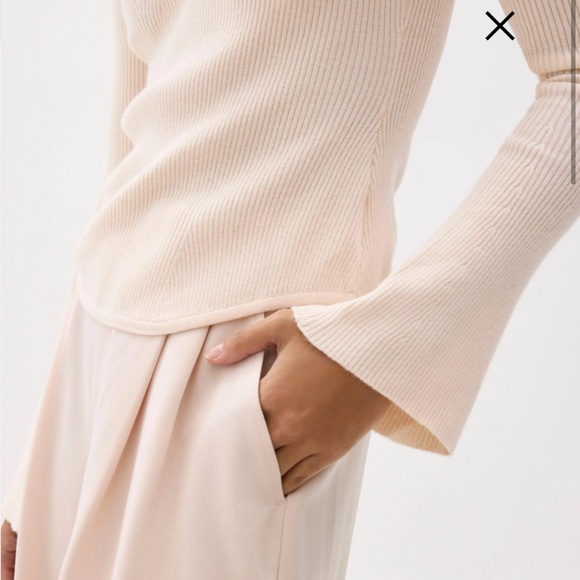 BNWT Love bonito sweetheart sweater - Picture 3 of 8